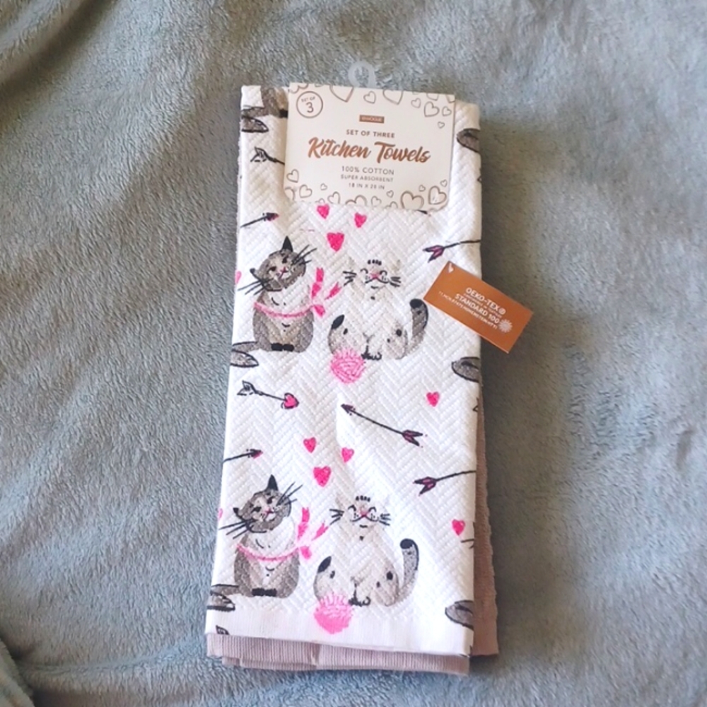 NWT Cats in Love and Cupids Arrows Set of 3 Kitchen Towels